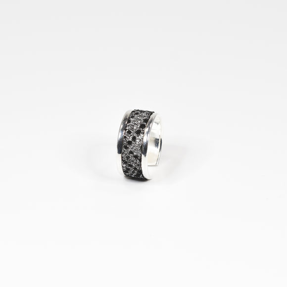 Bague en Cuir Gris et Noir Effet Serpent