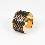 Bague en Cuir Noir Grain Doré