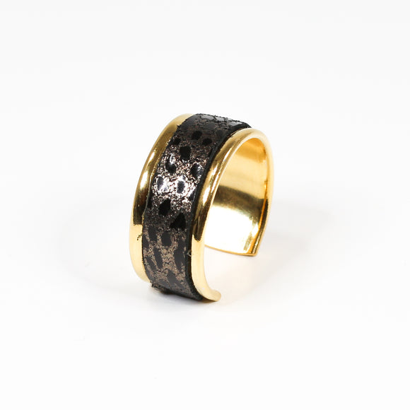 Bague en Cuir Taupe Motif Léopard Noir